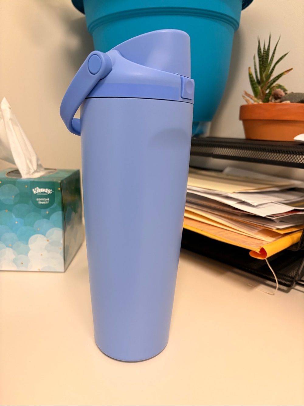 30 oz Owala water bottle